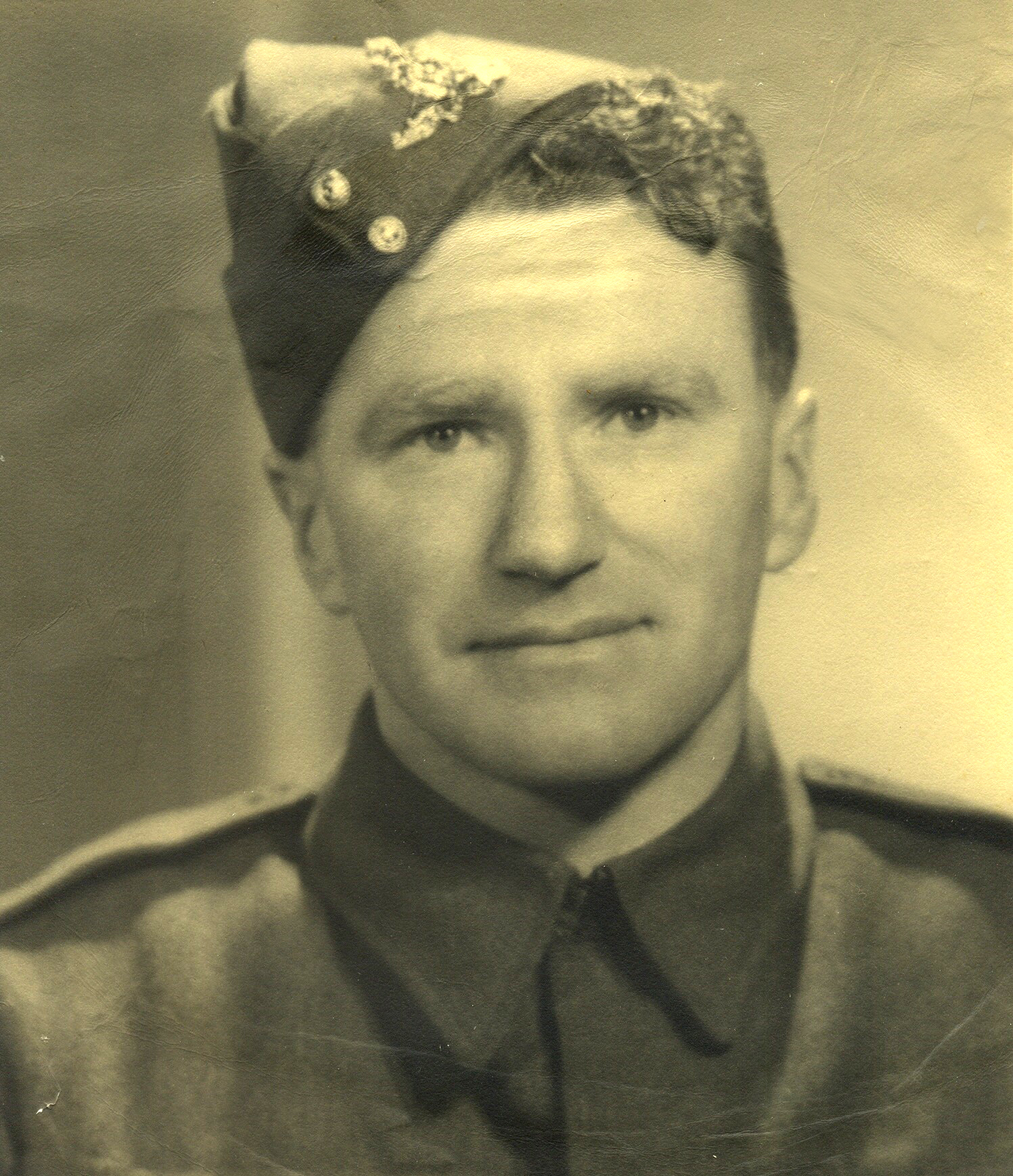 Photo of photos/Rodney George (Rod) Dandy 1910-1932 pilot portrait2
